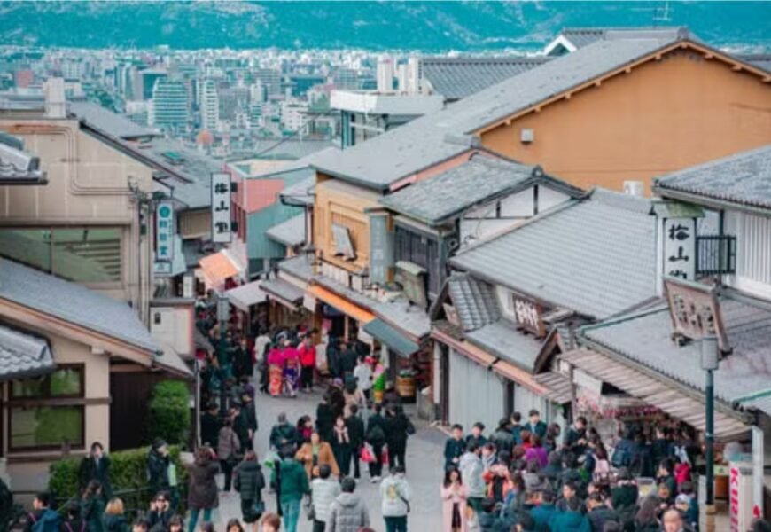 8 Essential Travel Tips for Your First Trip to Japan